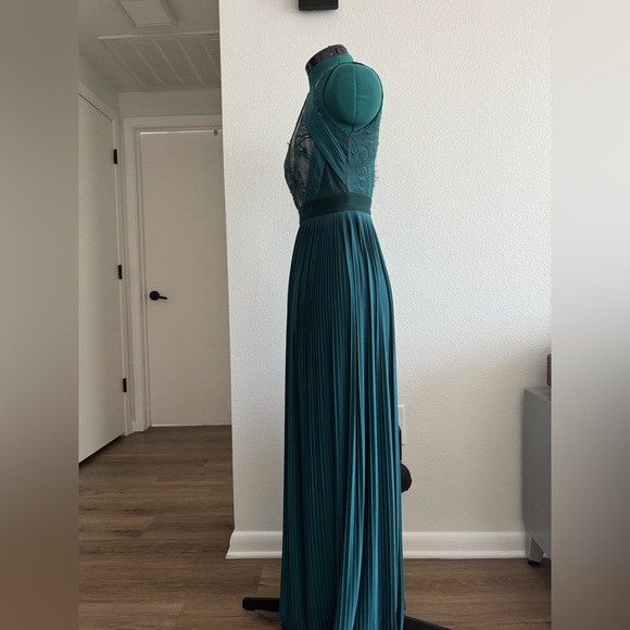 ASOS EMERALD GREEN Pleated with lace top Halter Gown US SIZE 2 - Picture 5 of 12